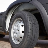 Avon double le nombre de tailles de ses pneus AV11 pour utilitaires légers